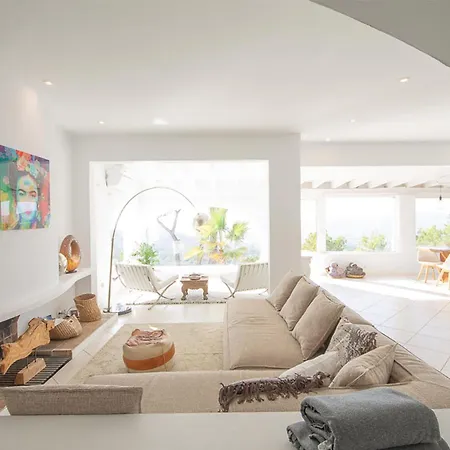 Tikal Villa *